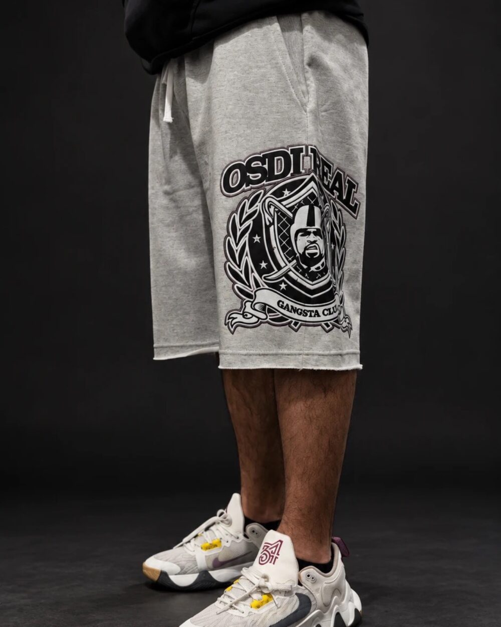 Bermuda Baggy Gangsta OSDI de costado con estampa Gangsta Club